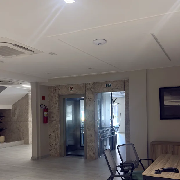 Hall de circulação do edifício